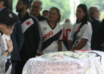 Corpo de Roberto Dinamite é velado em São Januário, casa do Vasco. Foto: Tânia Rêgo/Agência Brasil