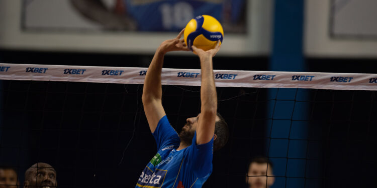 Vôlei Renata entra em quadra para enfrentar time de Araguari