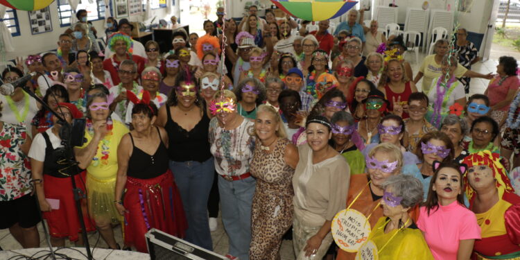 Centro da Melhor Idade do Remanso Campineiro festeja Carnaval