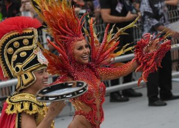 A Gaviões da Fiel fechou o primeiro dia de desfiles no Anhembi. Fotos: Reprodução/Liga das Escolas de Samba de SP