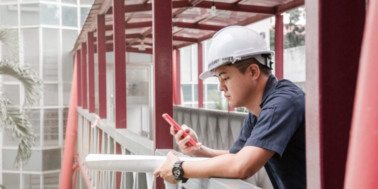 Engarrafadora de bebidas unifica comunicação e serviços com hub de soluções