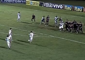 Renato Cajá marcou um golaço de falta no último encontro entre Ponte e Juventus, em 2008. Foto: Reprodução