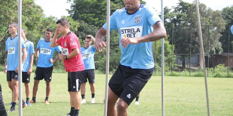 Atacante Jeferson Jeh é o artilheiro da Ponte Preta na Série A2 com seis gols marcados Foto: Diego Almeida/Ponte Press