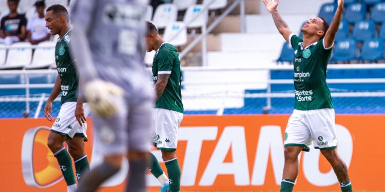 Meia Bruninho comemora o segundo gol do Guarani na goleada por 5 a 0 sobre a Internacional de Limeira. Fotos: Thomaz Marostegan/Guarani FC