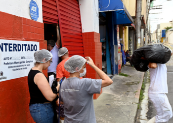 Os produtos apreendidos foram levados para o aterro. Foto: Carlos Bassan/Divulgação
