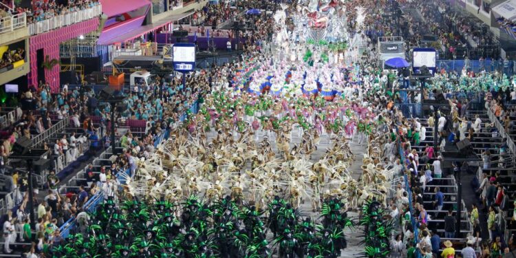 As escolas de samba do Grupo Especial do Rio de Janeiro entram na Sapucaí neste domingo a partir das 22h Foto: Divulgação