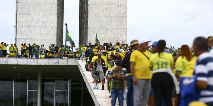 Manifestantes invadem Congresso, STF e Palácio do Planalto em 8 de janeiro. Foto: Marcelo Camargo/Agência Brasil