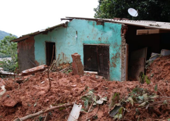 Casa destruída em deslizamento na Barra do Sahy - Foto: Rovena Rosa/Agência Brasil