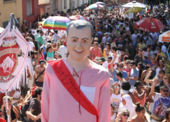 Aglomeração no Carnaval contribui para a transmissão do vírus Foto: Divulgação