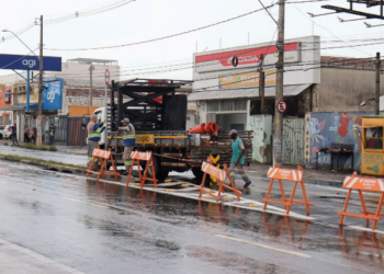 Agentes da Mobilidade Urbana monitoram e orientam o trânsito no local - Foto: Divulgação PMC