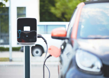 Dúvidas atrasam desenvolvimento do mercado de carro elétrico no Brasil