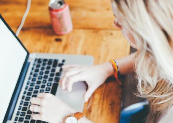 Organização social oferece projetos de tecnologia gratuitos para estudantes