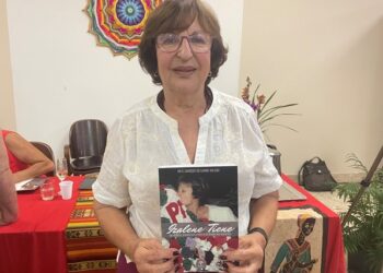 A ex-prefeita Izalene Tiene celebrou os 80 anos com lançamento de retrato biográfico - Fotos: Letícia Franco/Divulgação