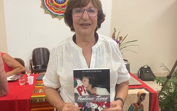 A ex-prefeita Izalene Tiene celebrou os 80 anos com lançamento de retrato biográfico - Fotos: Letícia Franco/Divulgação