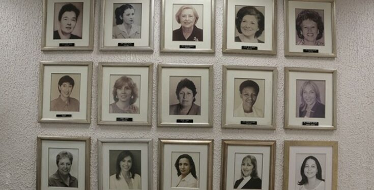 Galeria de fotos no prédio da Câmara lista as vereadoras campineiras: Em 225 anos do Poder Legislativo em Campinas, apenas 18 mulheres ocuparam esse espaço Foto: Câmara/Divulgação