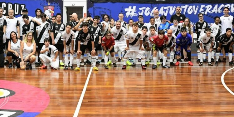 Formado há quatro anos, Futsal Down da Ponte Preta conta hoje com mais de 80 participantes Foto: Marcos Riboli/Divulgação