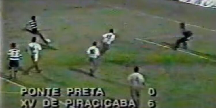 Foi a maior derrota sofrida pela Ponte Preta dentro do Majestoso, ao lado de outra goleada por 6 a 0 para o Corinthians. Foto: Reprodução/Youtube
