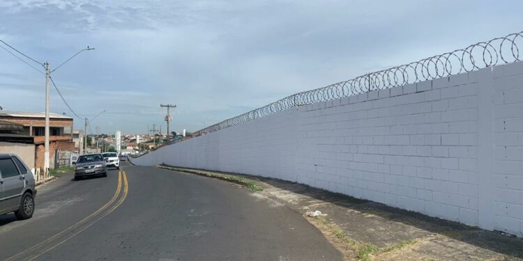 Espaço que deve se transformar no segundo maior muro grafitado do país. Fotos: Divulgação
