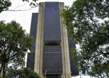 Copom mantém juros básicos da economia em 13,75% ao ano