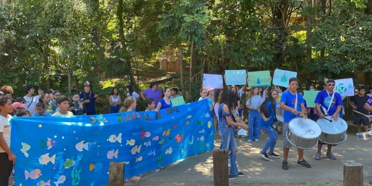 Secretário do Verde destacou o sentimento de esperança ao receber alunos da Área de Proteção Ambiental (APA) de Campinas, na Estação Ambiental, no Dia Mundial da Água Foto: Divulgação