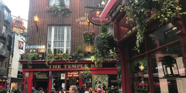 Confira cinco cidades e passeios imperdíveis na Irlanda