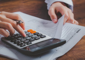 Alta taxação de impostos leva brasileiros a investir nos EUA