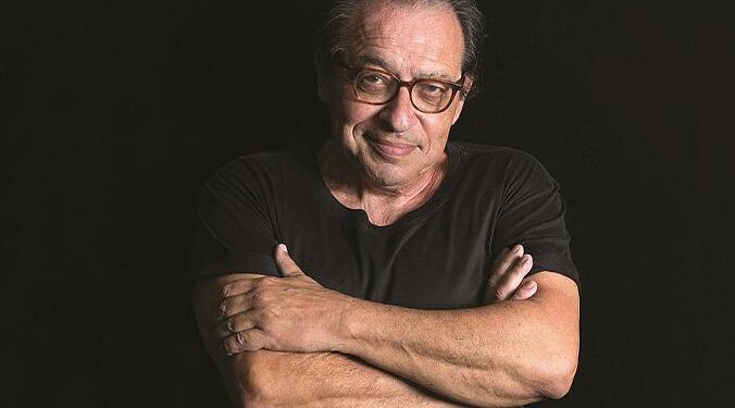 Ruy Castro assume cadeira na Academia Brasileira de Letras