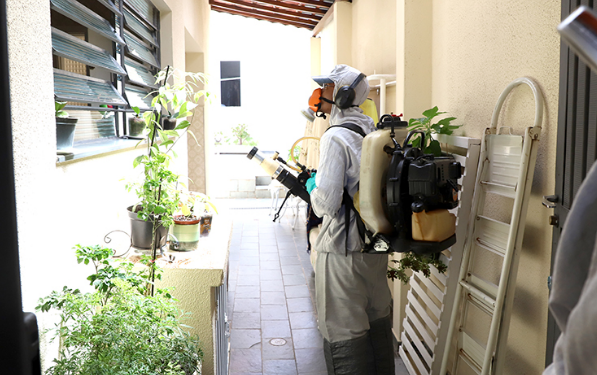 Prefeitos cobram governo sobre falta de inseticida contra a dengue