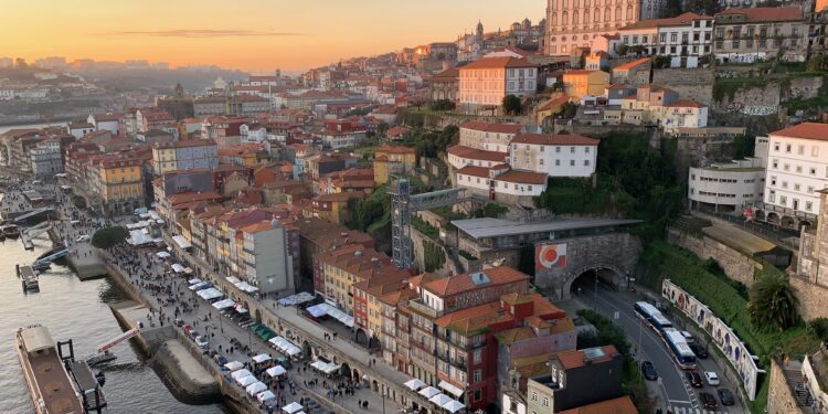 Na cidade do Porto, a Federação Acadêmica do Porto (FAP), em parceria com a Prefeitura, desenvolveu o programa Aconchego, com aluguel acessível para estudantes Foto: Divulgação