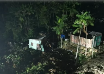 Ao menos 11 casas foram soterradas - Foto: Prefeitura de Manaus/Divulgação