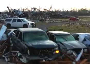 Destruição causada pelo tornado, que permaneceu em solo por cerca de uma hora. Foto: Reprodução