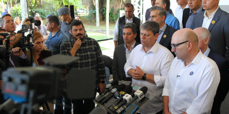 Coletiva de imprensa em Campinas: governador e prefeito fazem anúncio das obras de recapeamento - Fotos: Leandro Ferreira/Hora Campinas