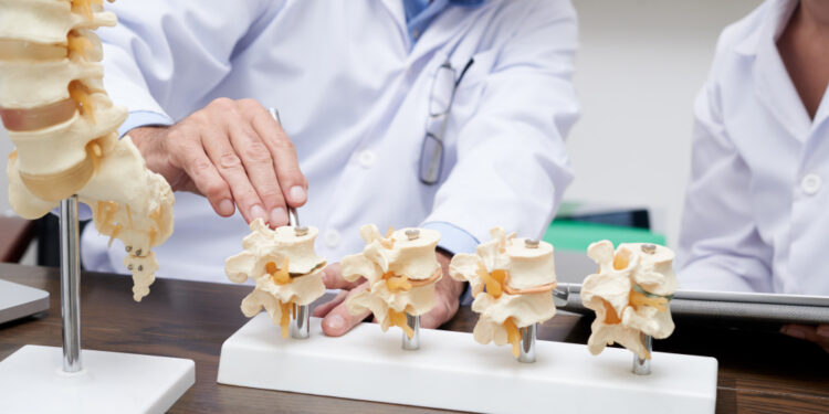 Técnicas modernas permitem tratar problemas de coluna comuns