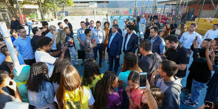 Governo paulista investe R$ 240 milhões em segurança e acolhimento nas escolas