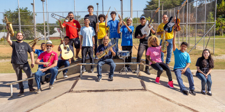 O Combo Anelo é um dos grupos musicais de alunos ligados ao Instituto Anelo. Foto: Marlon Rissatto/Divulgação