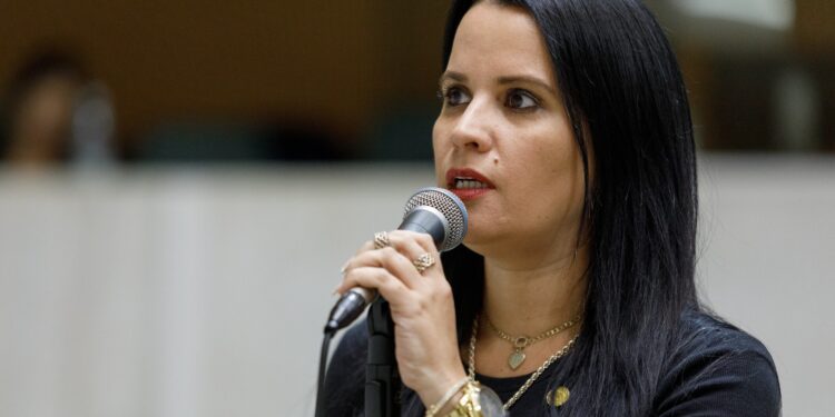 Deputada propõe inclusão da Inteligência Emocional nas escolas do estado de SP