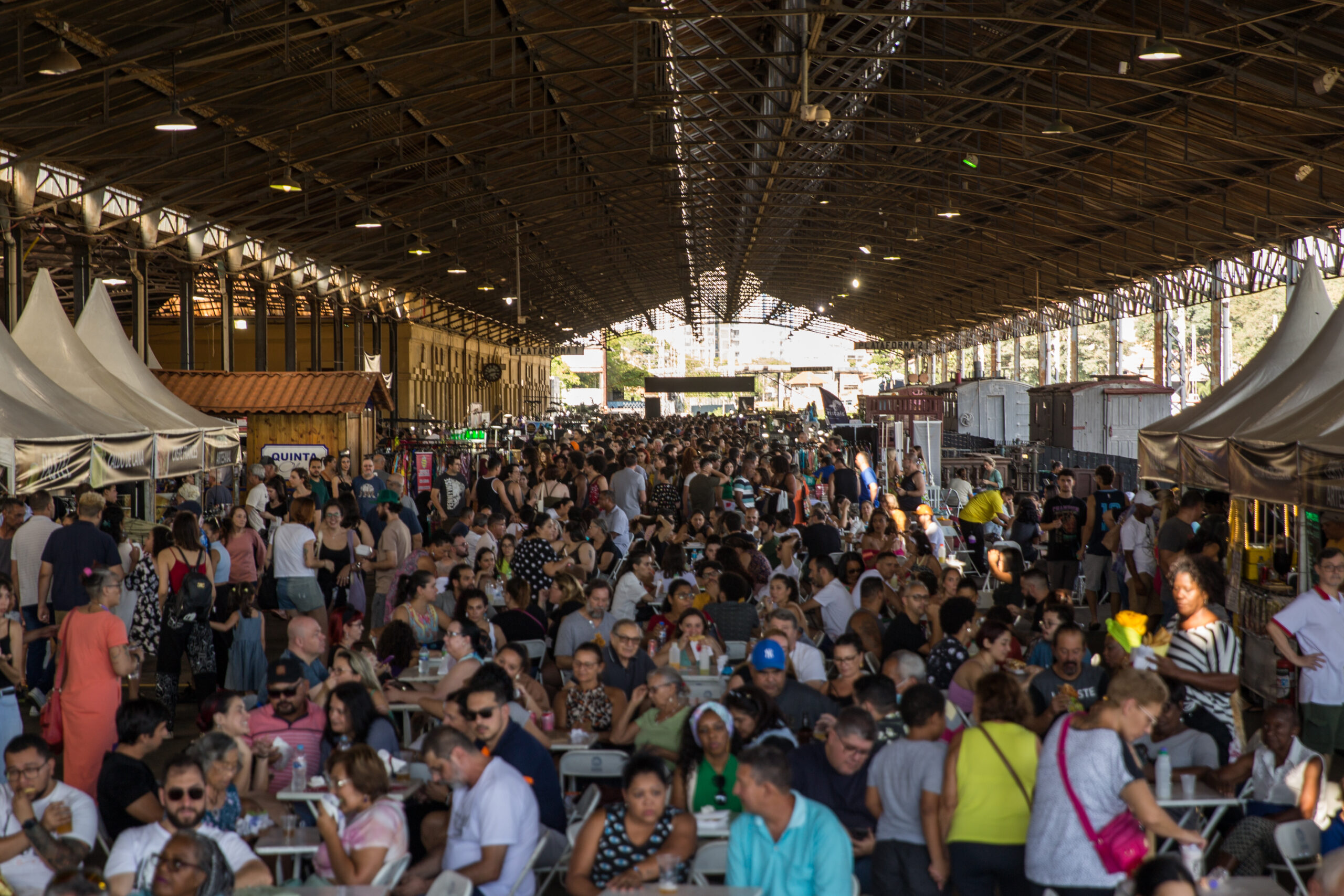CULTURA: Mercado Místico movimenta Club Homs em SP