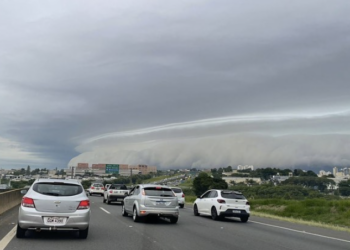 Segundo o Cepagri, a "nuvem prateleira" é um "acessório" da Cumulonimbus, quando há um deslocamento da tempestade Foto: Cepagri/Divulgação