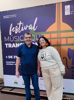 Ex-aluna do Projeto Canarinhos da Terra participa de festival no Rio