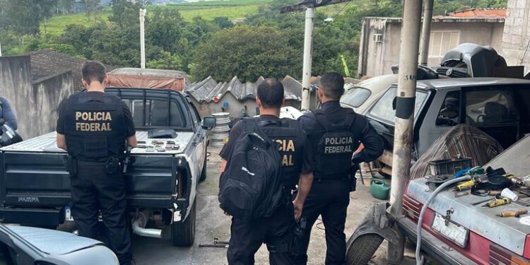 Polícia Federal de Campinas cumpre um dos mandados. Foto: Divulgação/PF