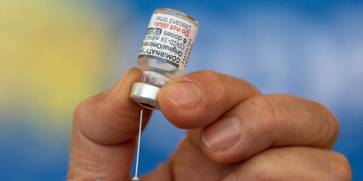 Imunizantes são reforço para público de risco contra as cepas mais resistentes da Covid - Foto: Fabio Rodrigues Pozzebom/Agência Brasil