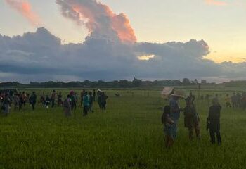 Indpigenas em terra reivindicada no Mato Grosso do Sul. Foto: Divulgação