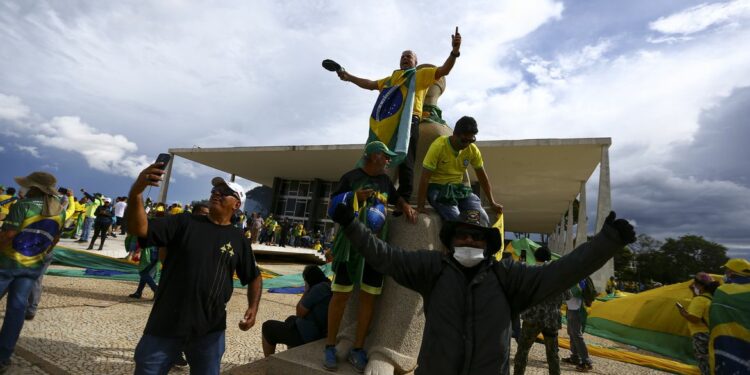 Manifestantes invadiram o Congresso, STF e Palácio do Planalto em 8 de janeiro. Foto: Marcelo Camargo/Agência Brasil