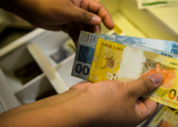 Prévia da inflação oficial fica em 0,57% em abril, menor que a de março