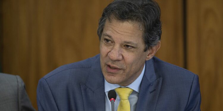 Haddad discute com os bancos alternativas para os juros do crédito rotativo. Foto: Edson Alves/Agência Brasil
