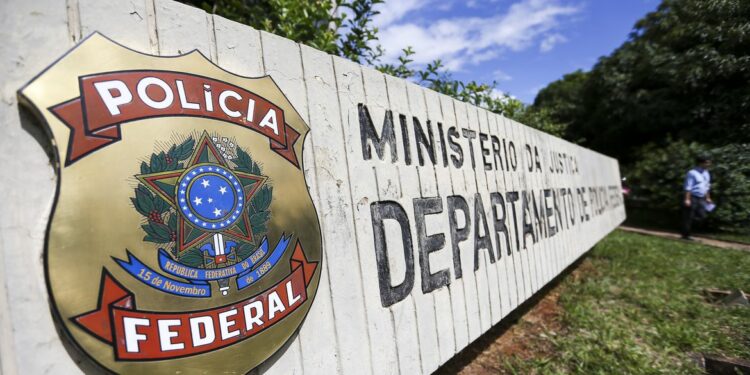 Sede da Polícia Federal em Brasília: foram inseridos alvarás de soltura e mandados de prisão falsos - Foto: Marcelo Casal/Agência Brasil