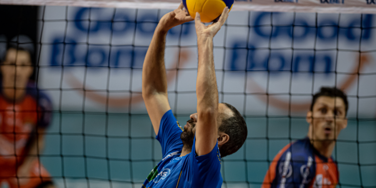 Vôlei Renata perde para o Farmaconde e se despede da Superliga