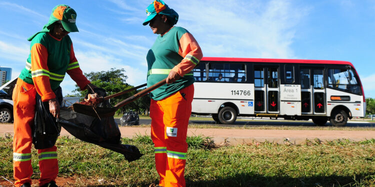 Hortolândia comemora Dia do Gari com música e café da manhã