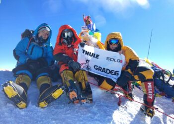 Santalena chega ao cume do Everest em 2018. Fotos: Divulgação