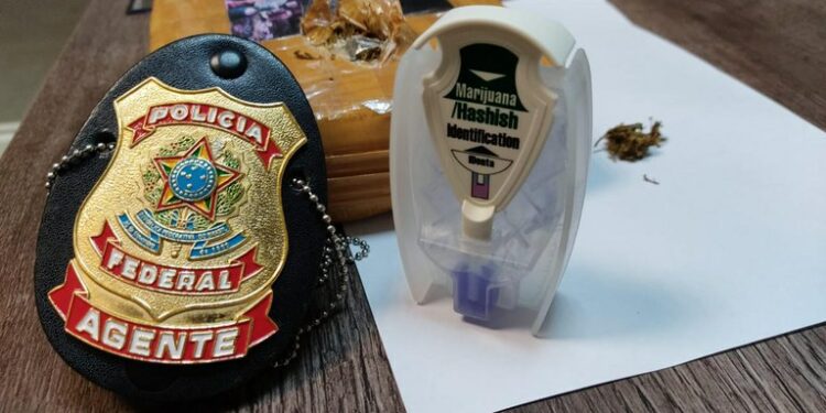 Mulher com 20kg de maconha na bagagem é detida em Viracopos
